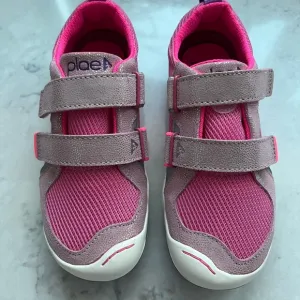 PLAE PINK DEWBERRY SNEAKERS, KIDS SIZE: 1