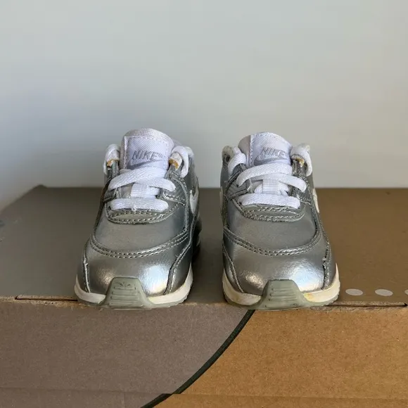 Rare 2014 Nike Air Max 90 White/Silver Metallic Toddler Sneakers- SZ 4 C