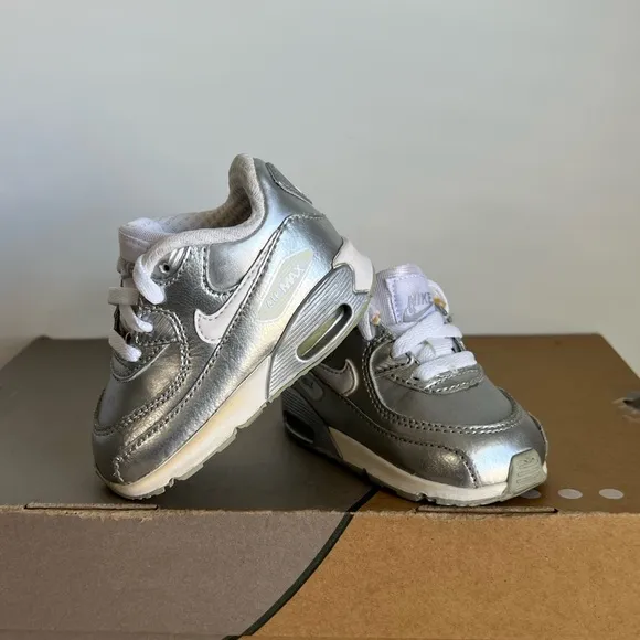 Rare 2014 Nike Air Max 90 White/Silver Metallic Toddler Sneakers- SZ 4 C