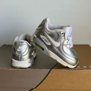 Rare 2014 Nike Air Max 90 White/Silver Metallic Toddler Sneakers- SZ 4 C