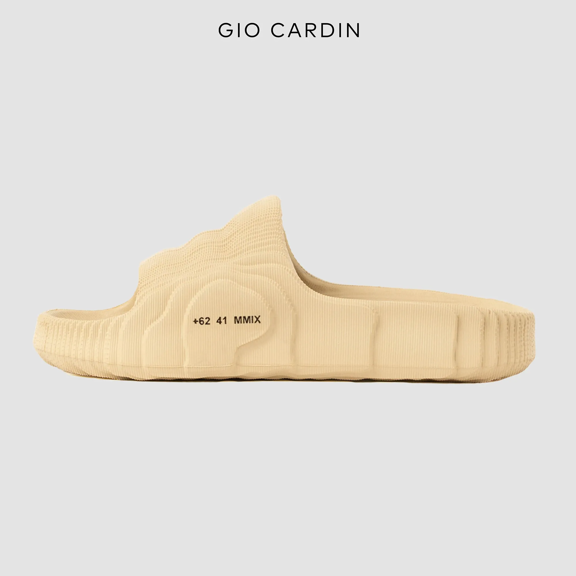 REMO SLIDES | TRIPLE BEIGE | UNISEX
