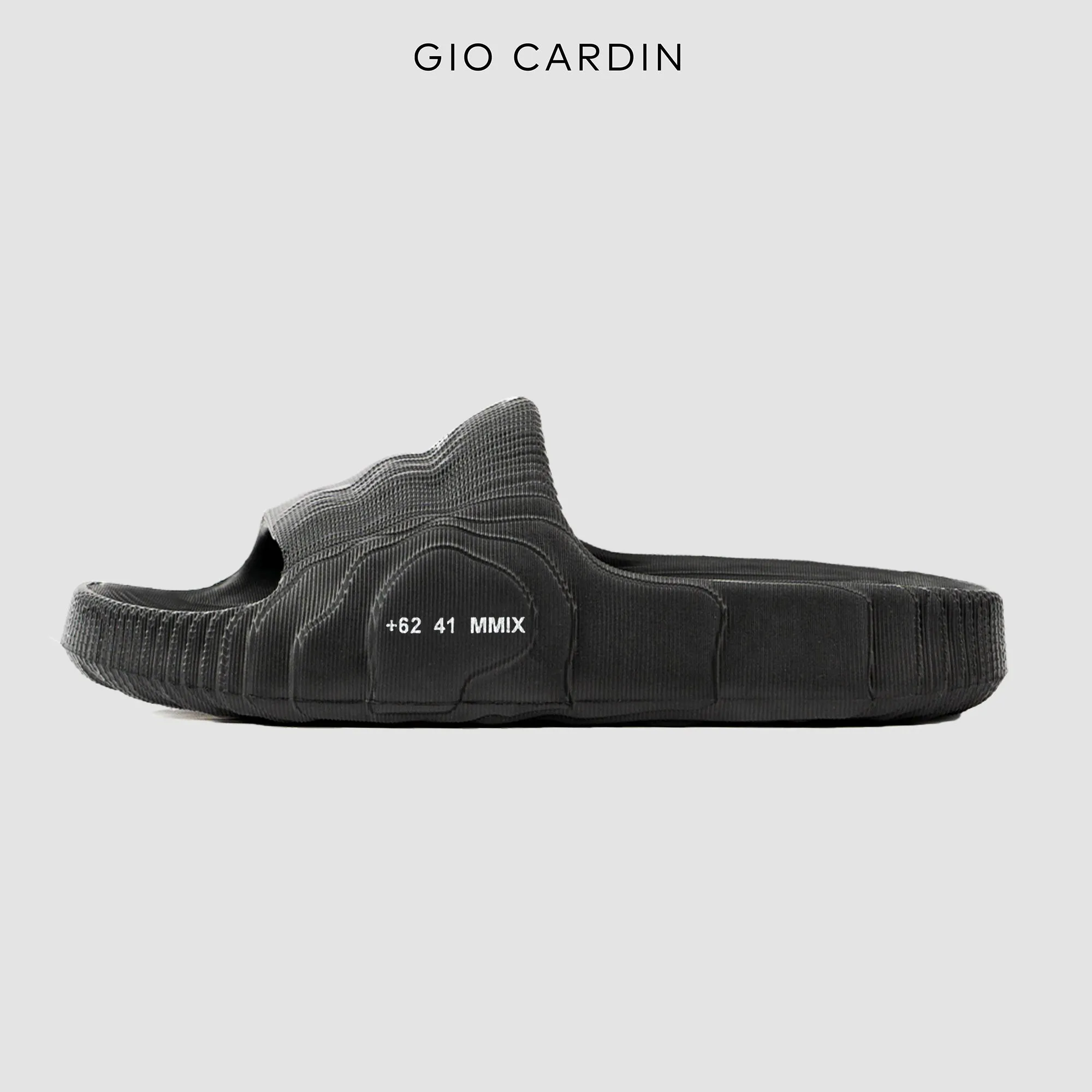 REMO SLIDES | TRIPLE BLACK | UNISEX