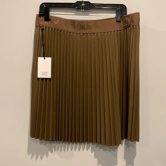 RL - DKNY Faux Leather Caper Pleated Skirt