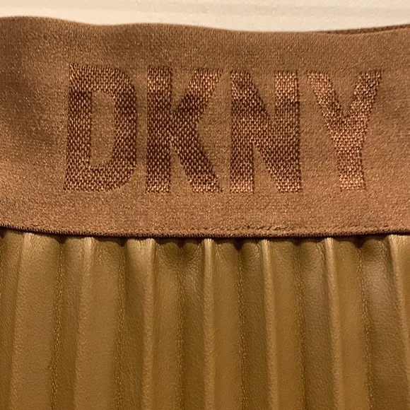 RL - DKNY Faux Leather Caper Pleated Skirt