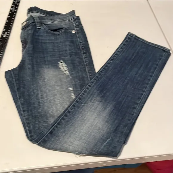 ROCK &amp; REPUBLIC size 10 blue jeans stretch distressed w/sequin detail NWOT