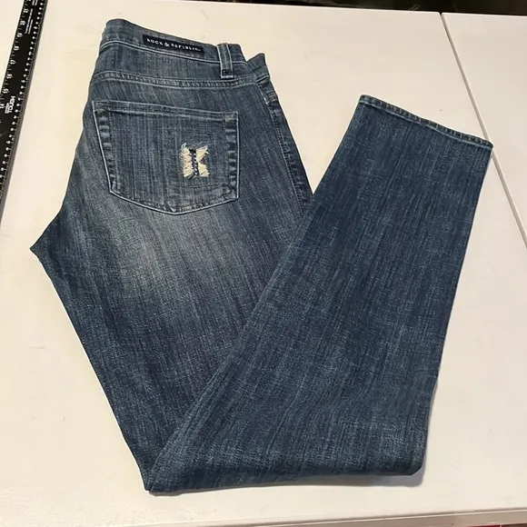 ROCK &amp; REPUBLIC size 10 blue jeans stretch distressed w/sequin detail NWOT