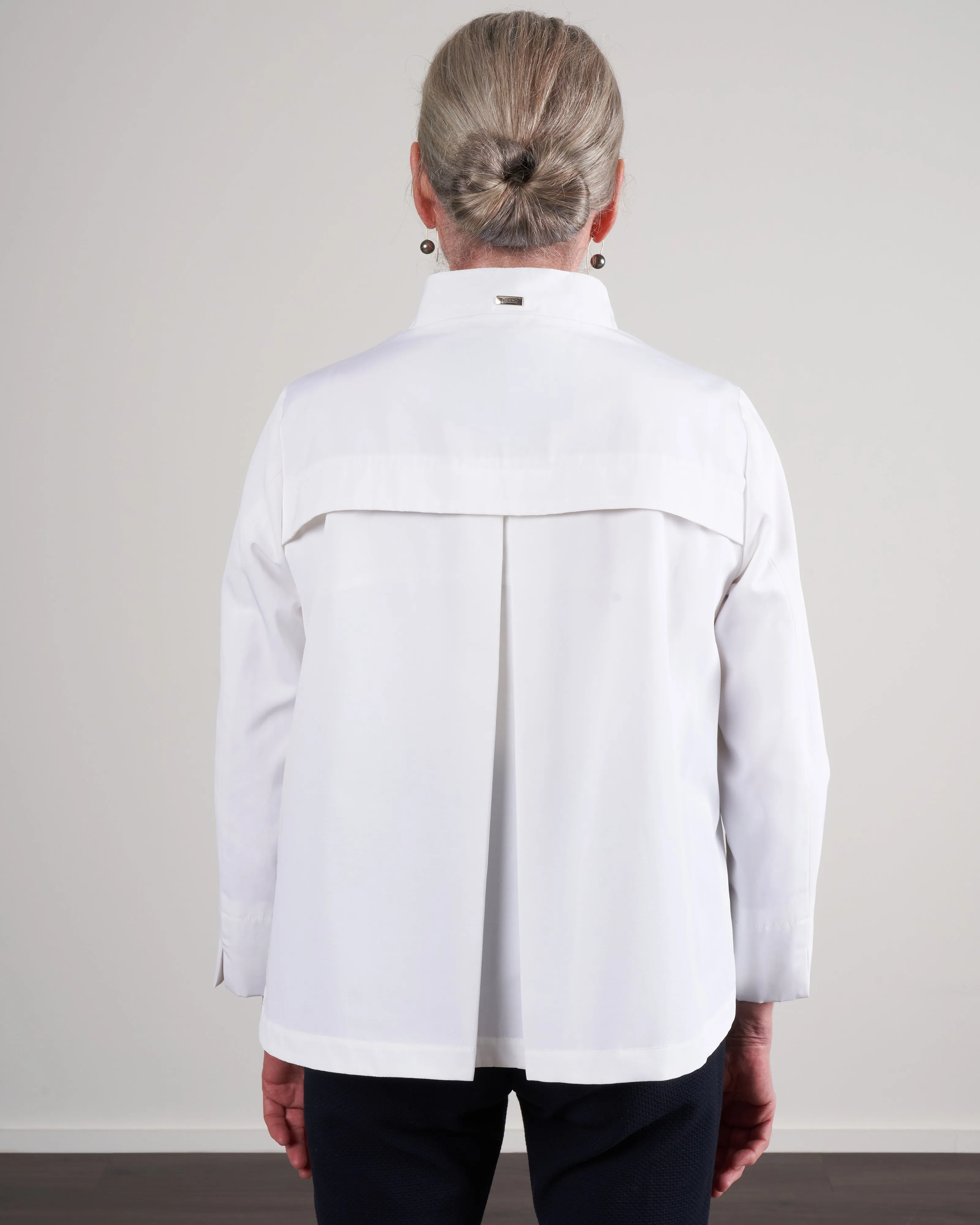 short shantung pleat back topper - bianco