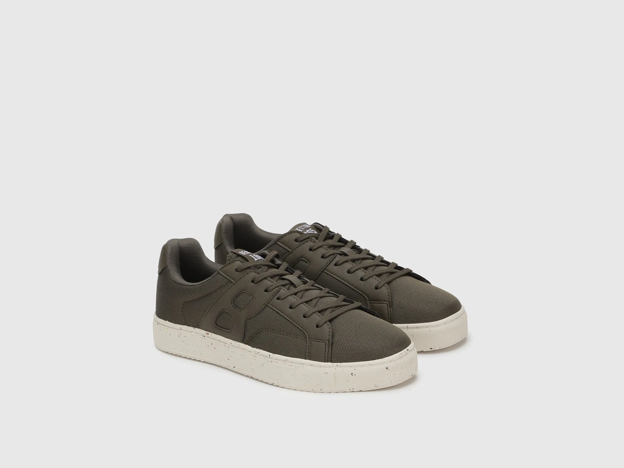 Solid Pattern Lace-Up Sneakers