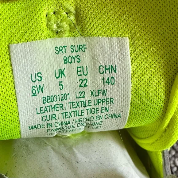 Stride Rite Unisex-Child SRT Surf Sandal - Size 6W - New In Box