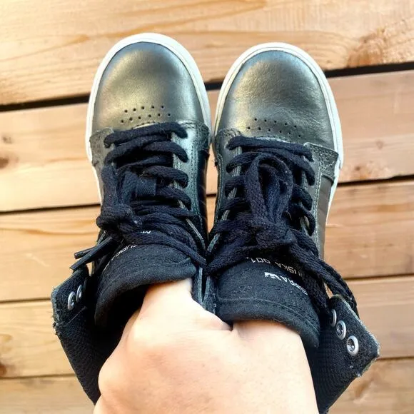SUPRA Skytop Sneakers in Metallic Gray