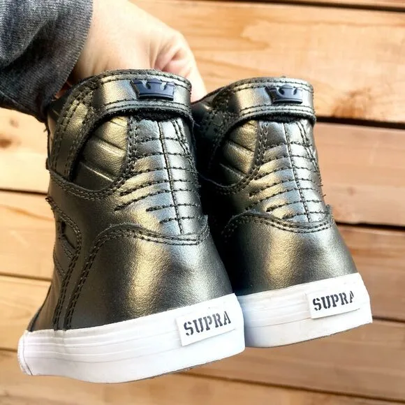 SUPRA Skytop Sneakers in Metallic Gray