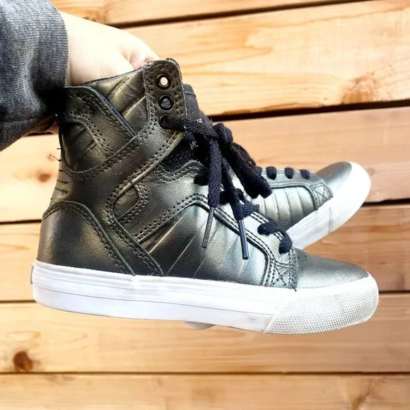 SUPRA Skytop Sneakers in Metallic Gray