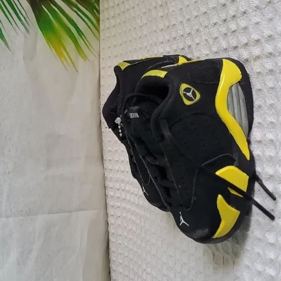 Toddler Nike sneakers size 5C