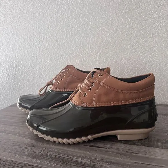 Tommy Hilfiger brown waterproof duck booties size 8