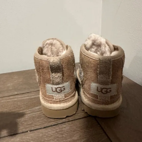 UGG Happee Neumel Chukka Bear Puppy Unisex Toddler Boots size 7