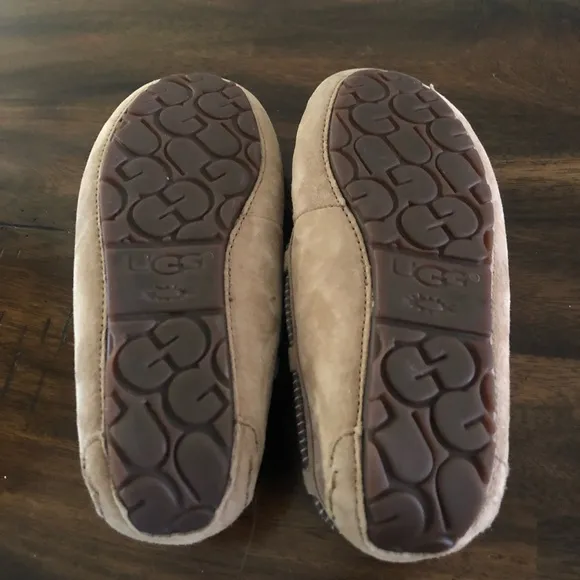 Ugg Moccasins Dakota