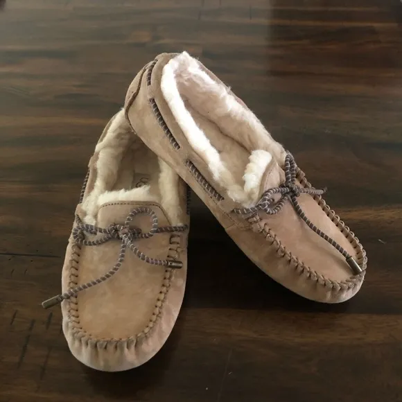 Ugg Moccasins Dakota