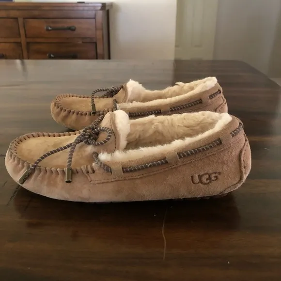 Ugg Moccasins Dakota